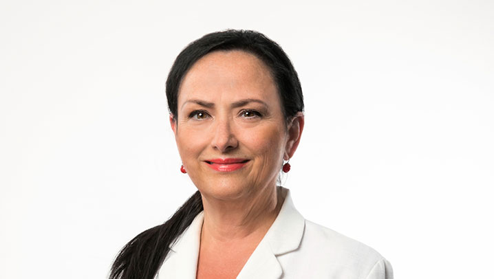 Frau Florentine Stinze, Ansprechpartnerin der Funk Stiftung für die Bereiche Risikomanagement, Kultur und Bildung.